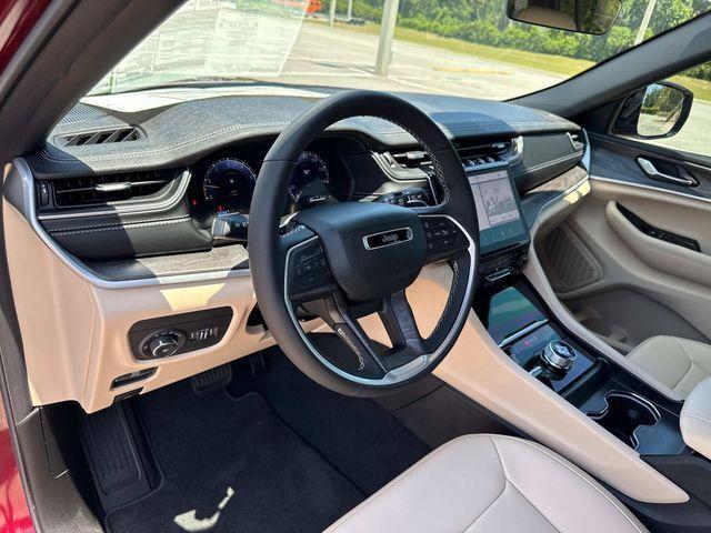 new 2025 Jeep Grand Cherokee car, priced at $46,689