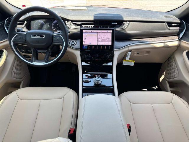 new 2025 Jeep Grand Cherokee car, priced at $46,689