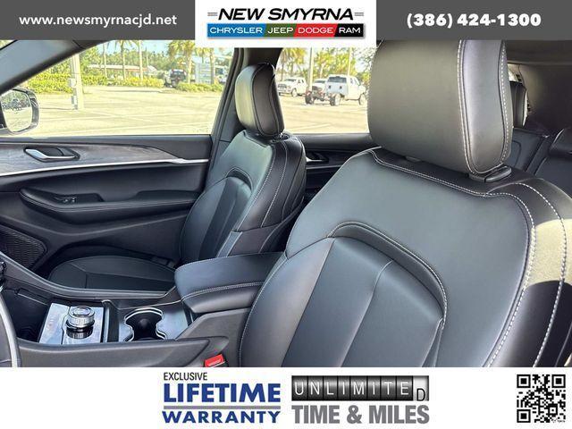 new 2025 Jeep Grand Cherokee car, priced at $42,573