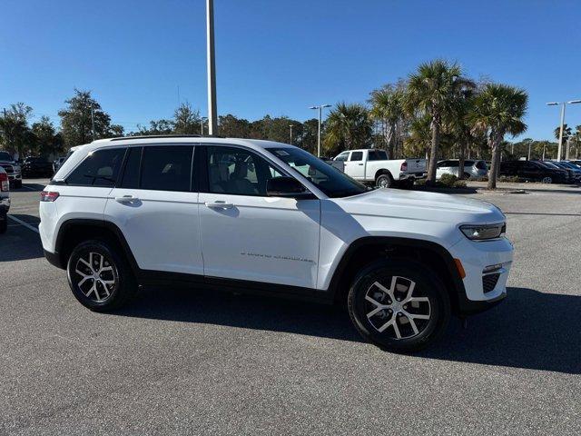 new 2025 Jeep Grand Cherokee car, priced at $42,745