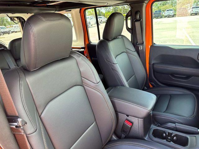new 2025 Jeep Wrangler car, priced at $54,555