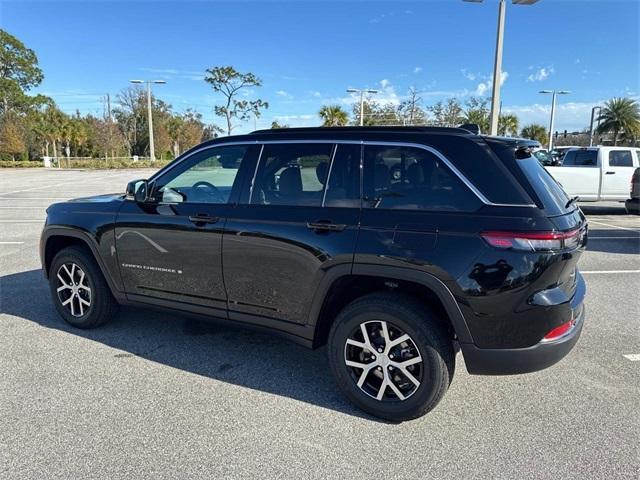 new 2025 Jeep Grand Cherokee car, priced at $41,761