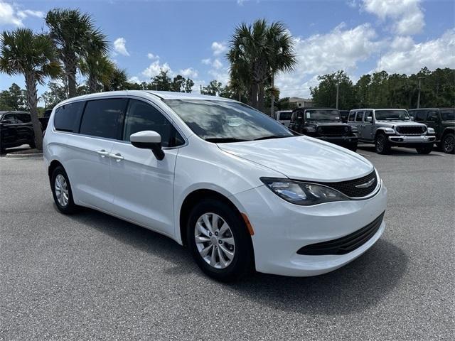 used 2018 Chrysler Pacifica car, priced at $15,888