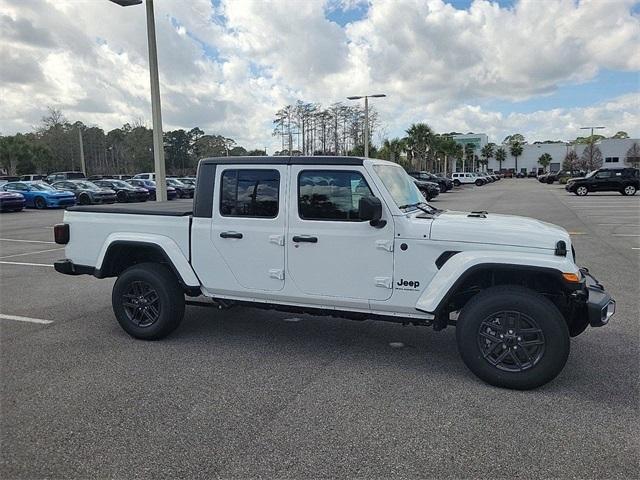 new 2024 Jeep Gladiator car, priced at $43,823