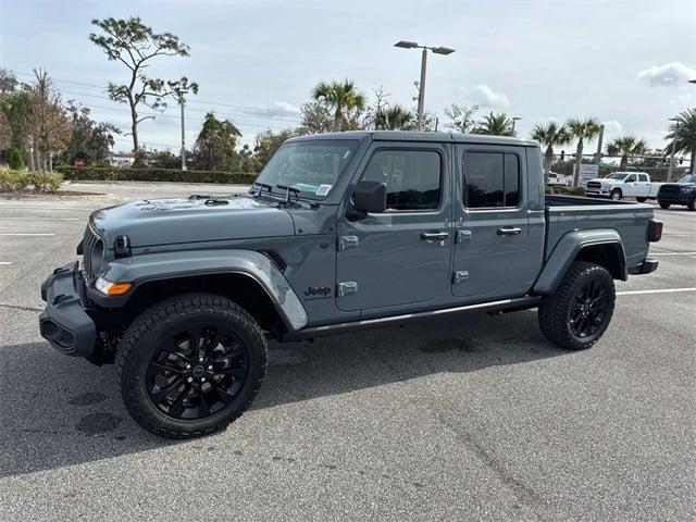 new 2025 Jeep Gladiator car, priced at $45,595