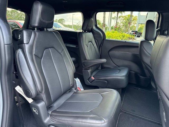 new 2025 Chrysler Pacifica car, priced at $45,312