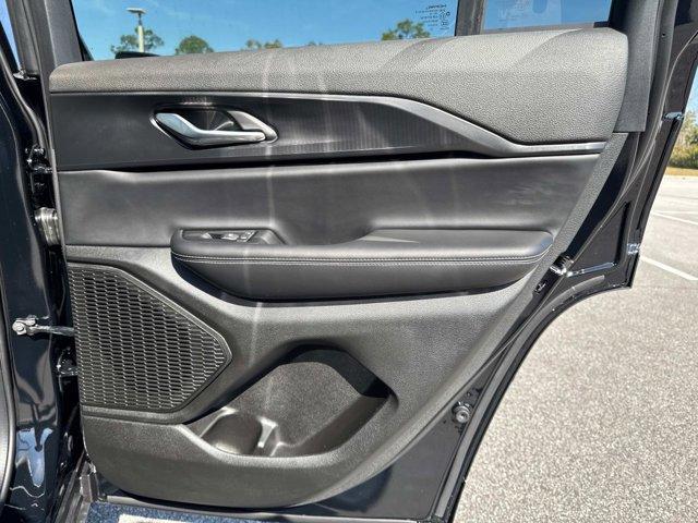 new 2025 Jeep Grand Cherokee car, priced at $36,155
