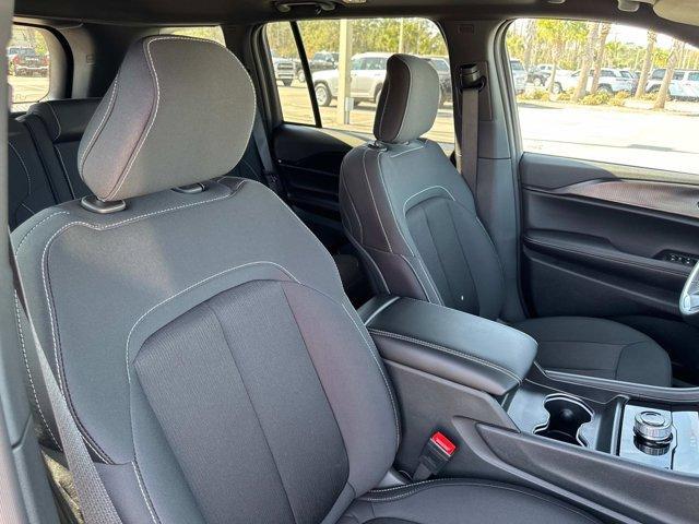 new 2025 Jeep Grand Cherokee car, priced at $36,155