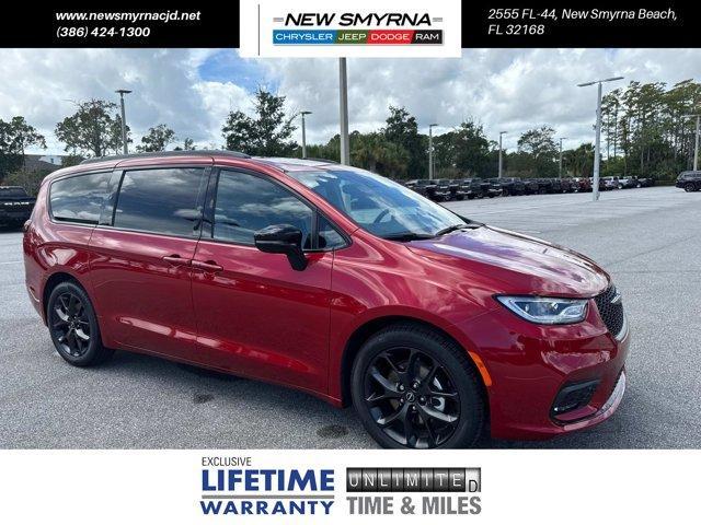 new 2026 Chrysler Pacifica car, priced at $52,473