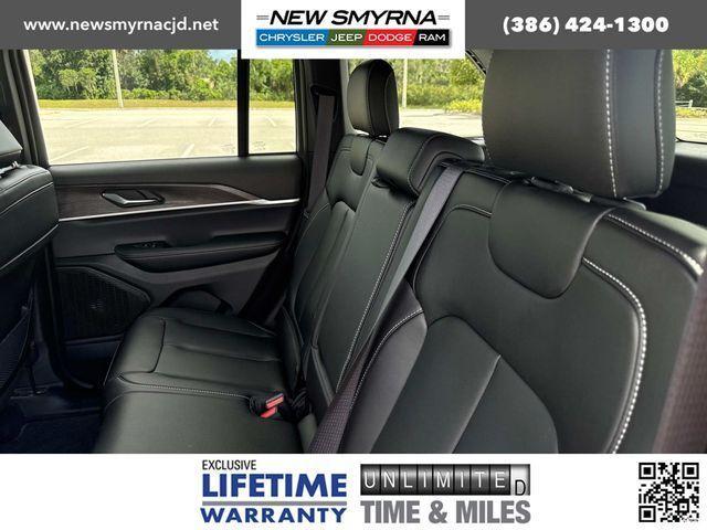 new 2025 Jeep Grand Cherokee car, priced at $43,904
