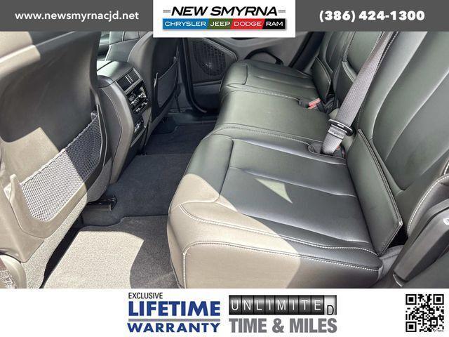 new 2025 Jeep Grand Cherokee car, priced at $43,904