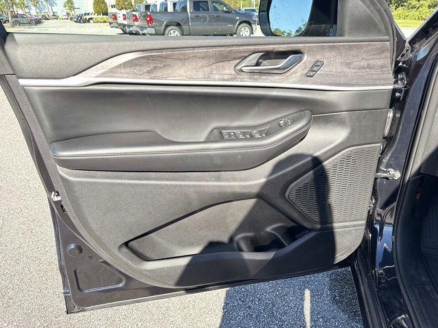 used 2024 Jeep Grand Cherokee L car, priced at $28,888