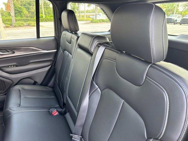 new 2025 Jeep Grand Cherokee car, priced at $43,904