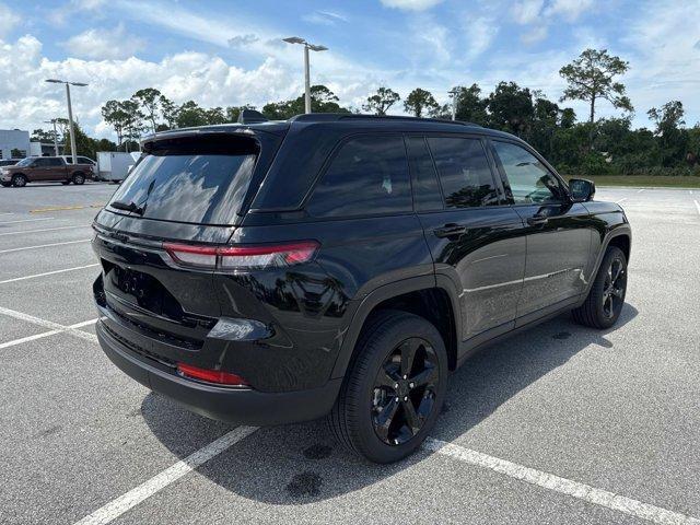 new 2025 Jeep Grand Cherokee car, priced at $43,904