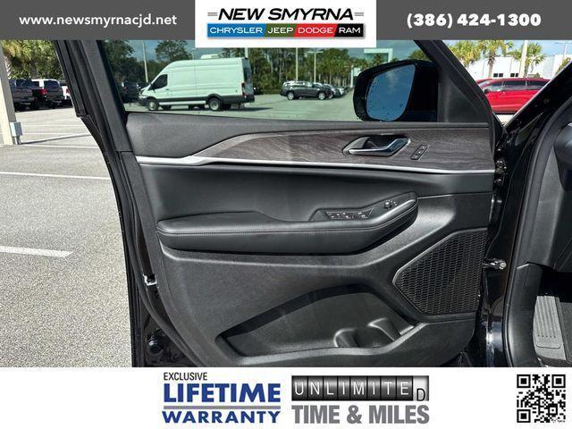 new 2025 Jeep Grand Cherokee L car, priced at $45,186