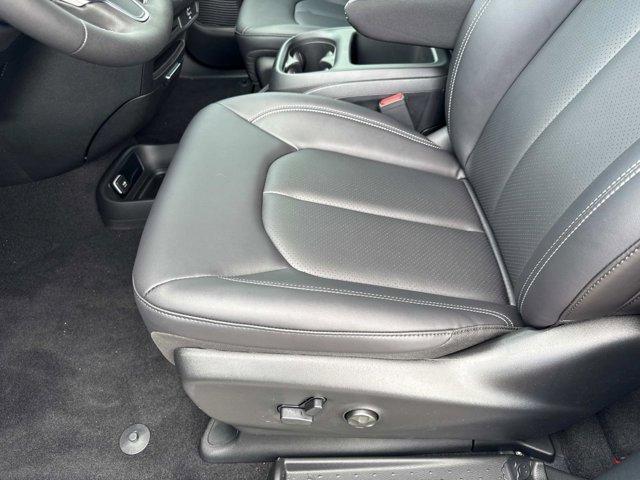 new 2026 Chrysler Pacifica car, priced at $43,635