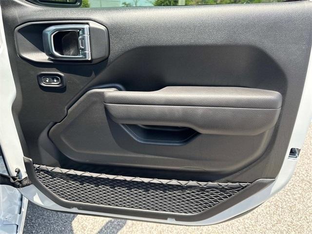 new 2025 Jeep Wrangler car, priced at $33,919