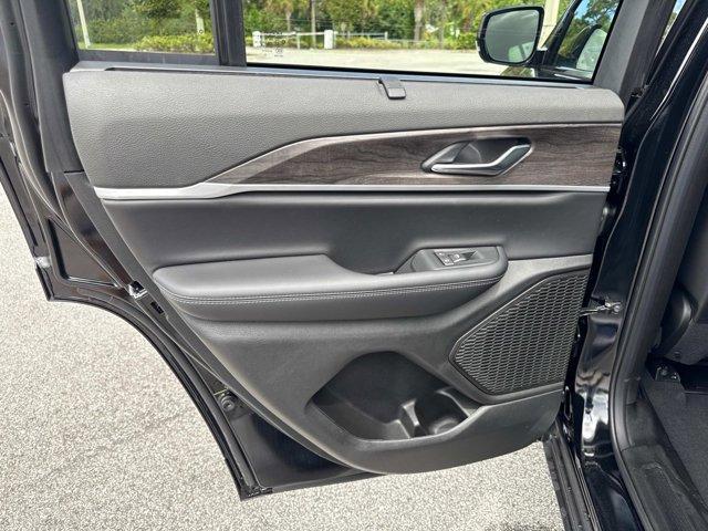 new 2025 Jeep Grand Cherokee car, priced at $48,269