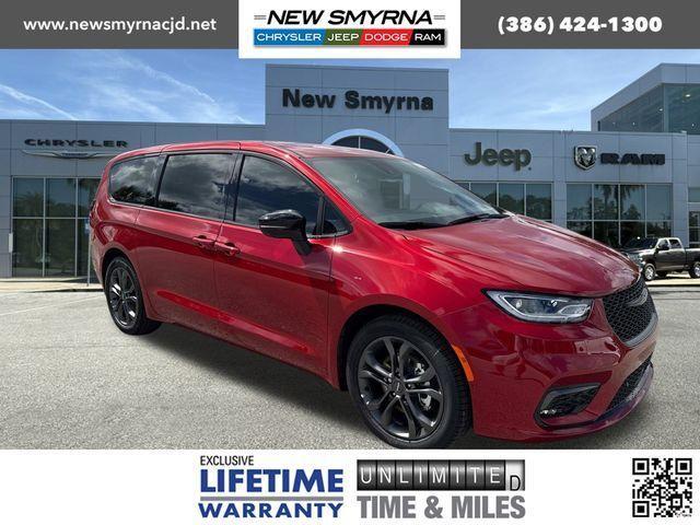 new 2026 Chrysler Pacifica car, priced at $44,937