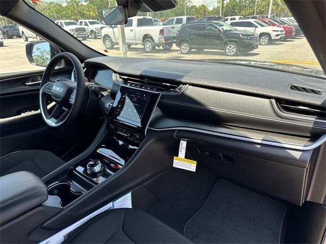 new 2025 Jeep Grand Cherokee car, priced at $33,657