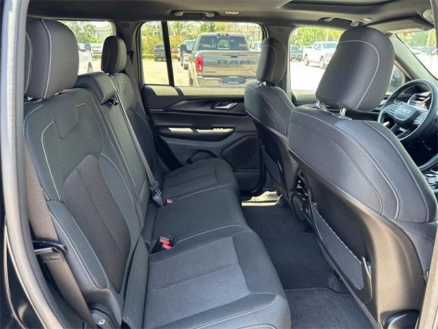 new 2025 Jeep Grand Cherokee car, priced at $33,657