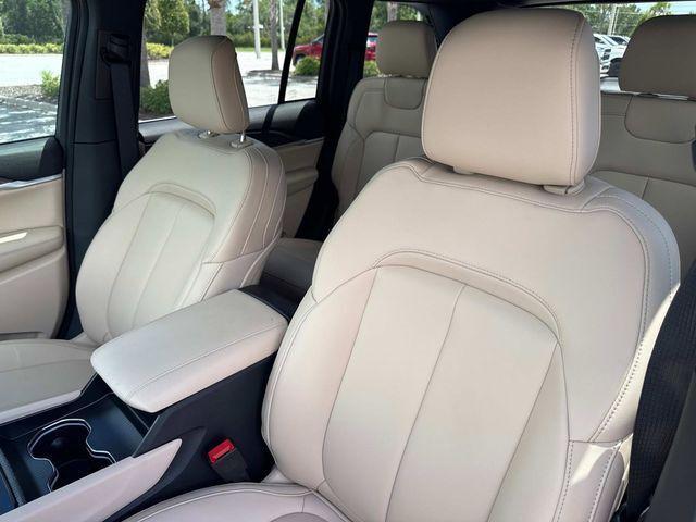 new 2025 Jeep Grand Cherokee car, priced at $46,181