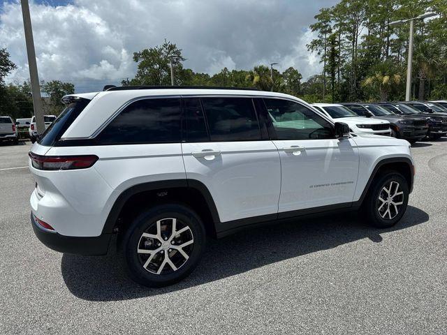 new 2025 Jeep Grand Cherokee car, priced at $46,181