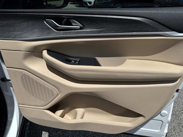 new 2025 Jeep Grand Cherokee car, priced at $46,181