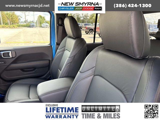 new 2025 Jeep Gladiator car, priced at $42,580