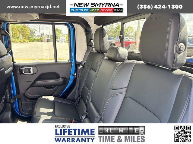 new 2025 Jeep Gladiator car, priced at $42,580