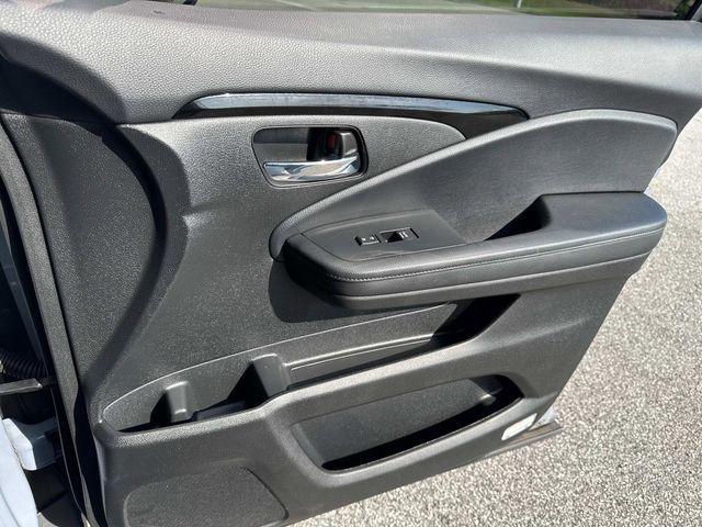 used 2022 Honda Pilot car, priced at $26,888