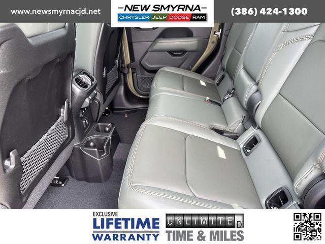 new 2025 Jeep Gladiator car, priced at $53,992