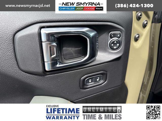 new 2025 Jeep Gladiator car, priced at $53,992