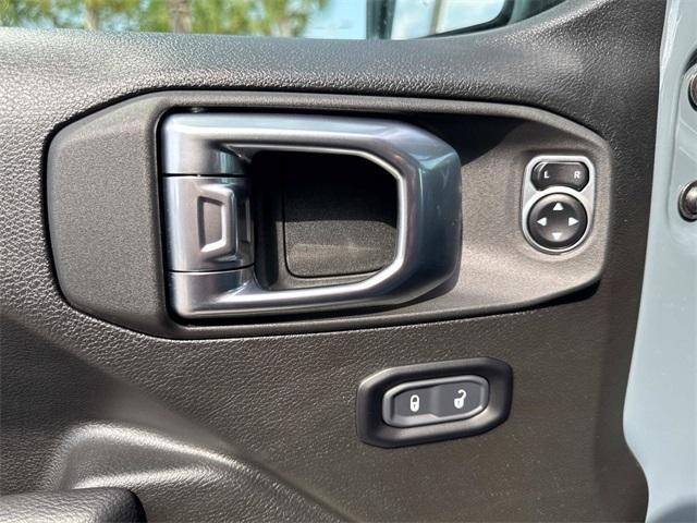 new 2025 Jeep Gladiator car, priced at $45,327