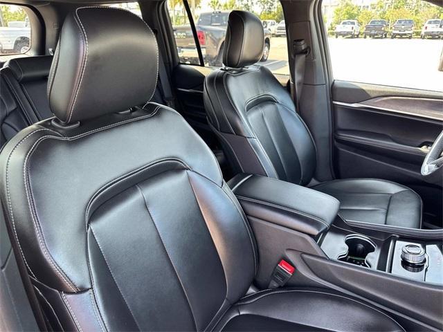 used 2025 Jeep Grand Cherokee car, priced at $37,888