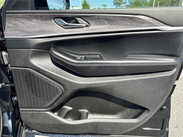 used 2025 Jeep Grand Cherokee car, priced at $37,888