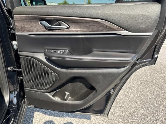 used 2025 Jeep Grand Cherokee car, priced at $37,888