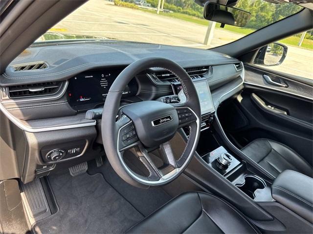 used 2025 Jeep Grand Cherokee car, priced at $37,888