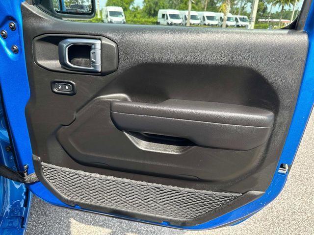 new 2025 Jeep Wrangler car, priced at $47,713