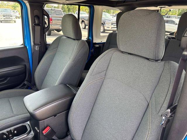 new 2025 Jeep Wrangler car, priced at $47,713