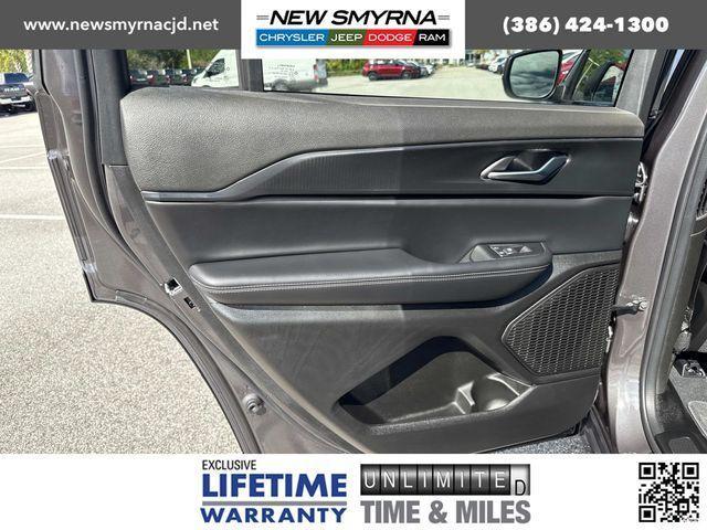 new 2025 Jeep Grand Cherokee L car, priced at $37,927