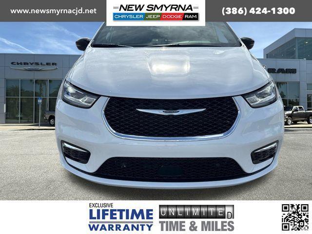 new 2026 Chrysler Pacifica car, priced at $43,749