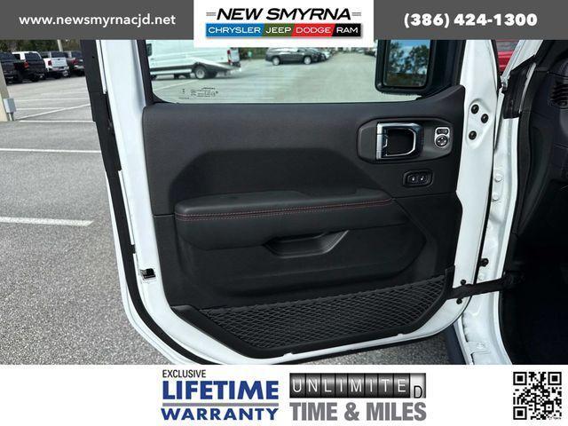 new 2025 Jeep Gladiator car, priced at $53,241
