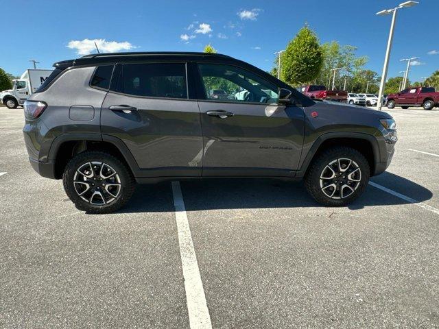 new 2024 Jeep Compass car, priced at $39,027