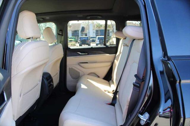 new 2025 Jeep Grand Cherokee car
