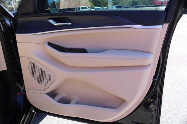 new 2025 Jeep Grand Cherokee car