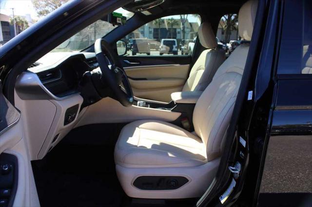 new 2025 Jeep Grand Cherokee car