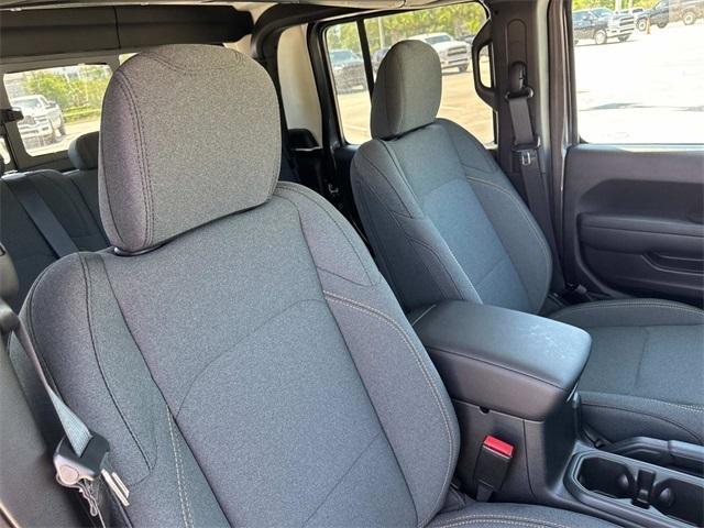new 2025 Jeep Gladiator car, priced at $42,401