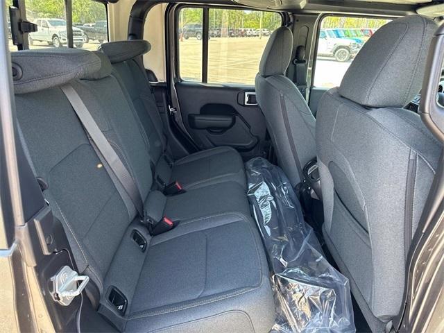 new 2025 Jeep Gladiator car, priced at $42,401