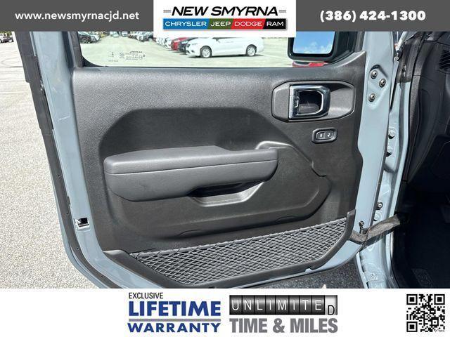 new 2025 Jeep Wrangler car, priced at $35,194